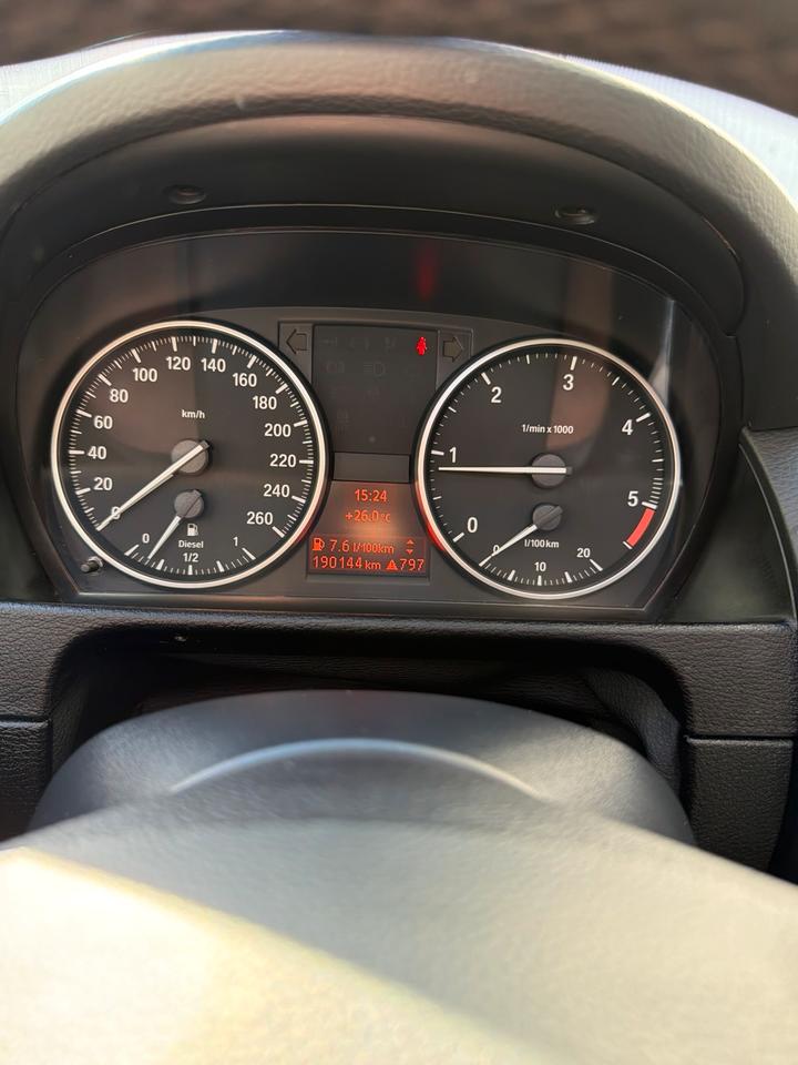 BMW X1 2011 — photo 18