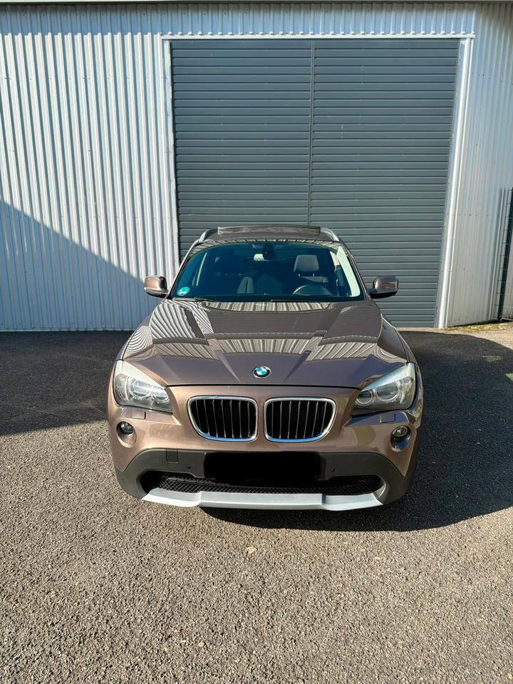 BMW X1 2011 — rear view