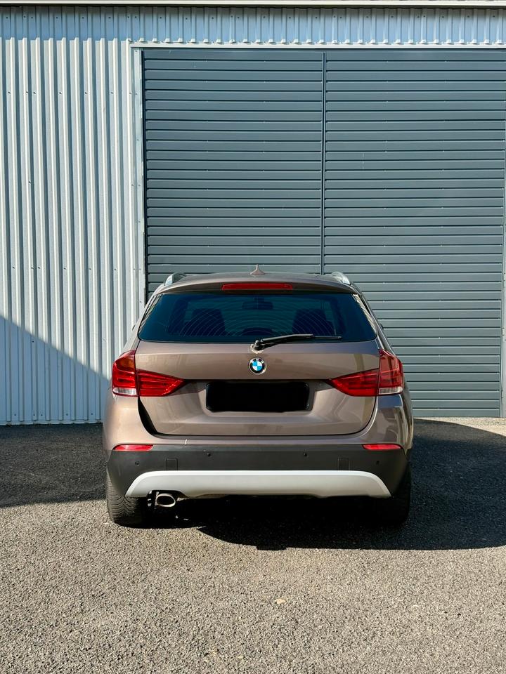 BMW X1 2011 — photo 8