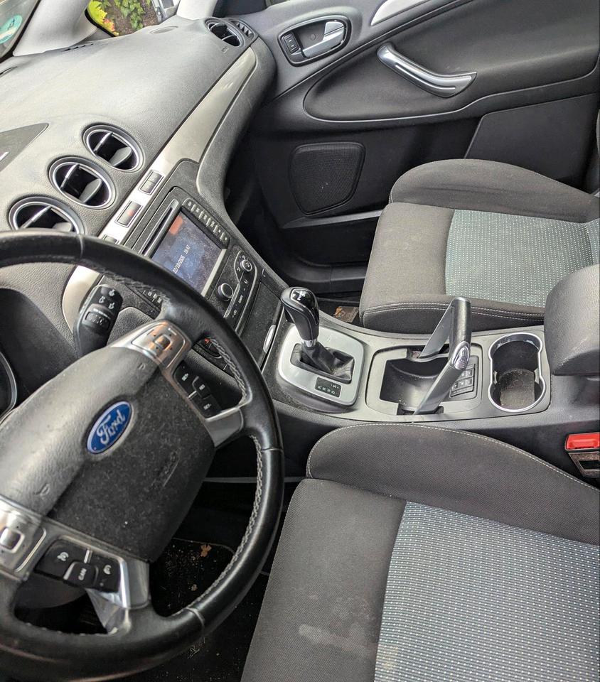 Ford S-Max 2013 — photo 15