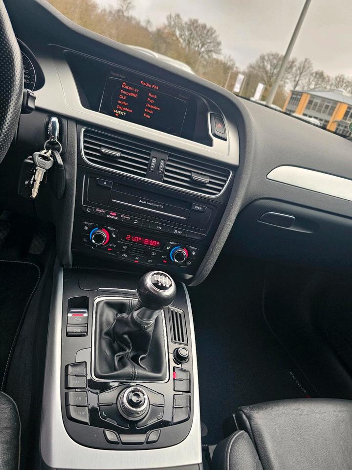 Audi A4 2011 — photo 10