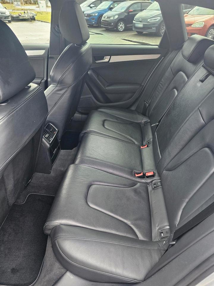 Audi A4 2011 — photo 11