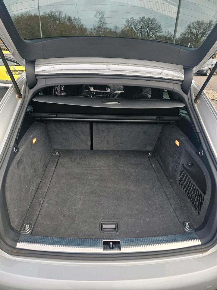 Audi A4 2011 — photo 12