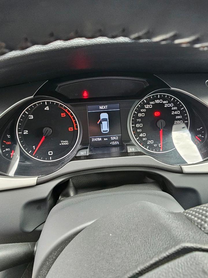 Audi A4 2011 — photo 9