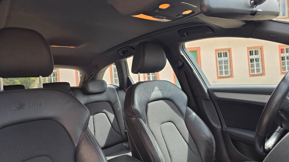 Audi A4 2009 — photo 12