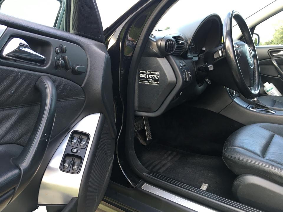 Mercedes Benz C 320 2007 — photo 13