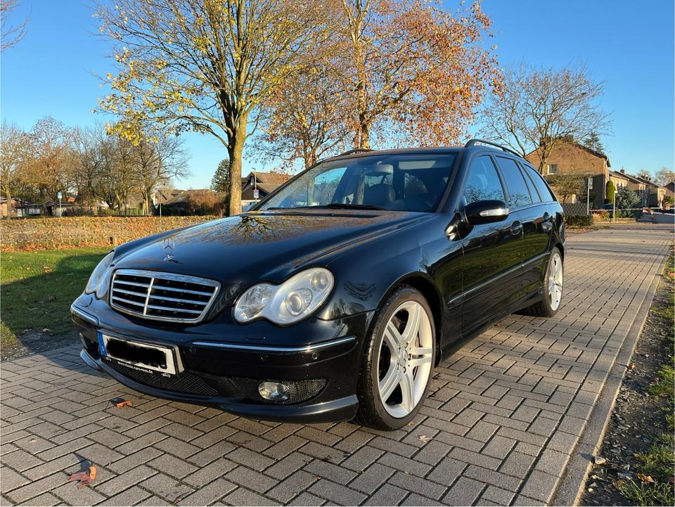 Mercedes Benz C 320 2007 — interior