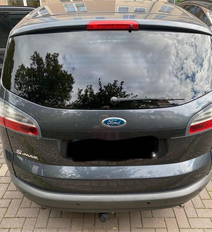 Ford S-Max 2008 — rear view