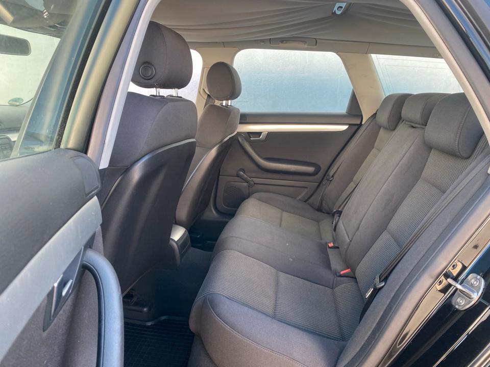 Audi A4 2005 — photo 16
