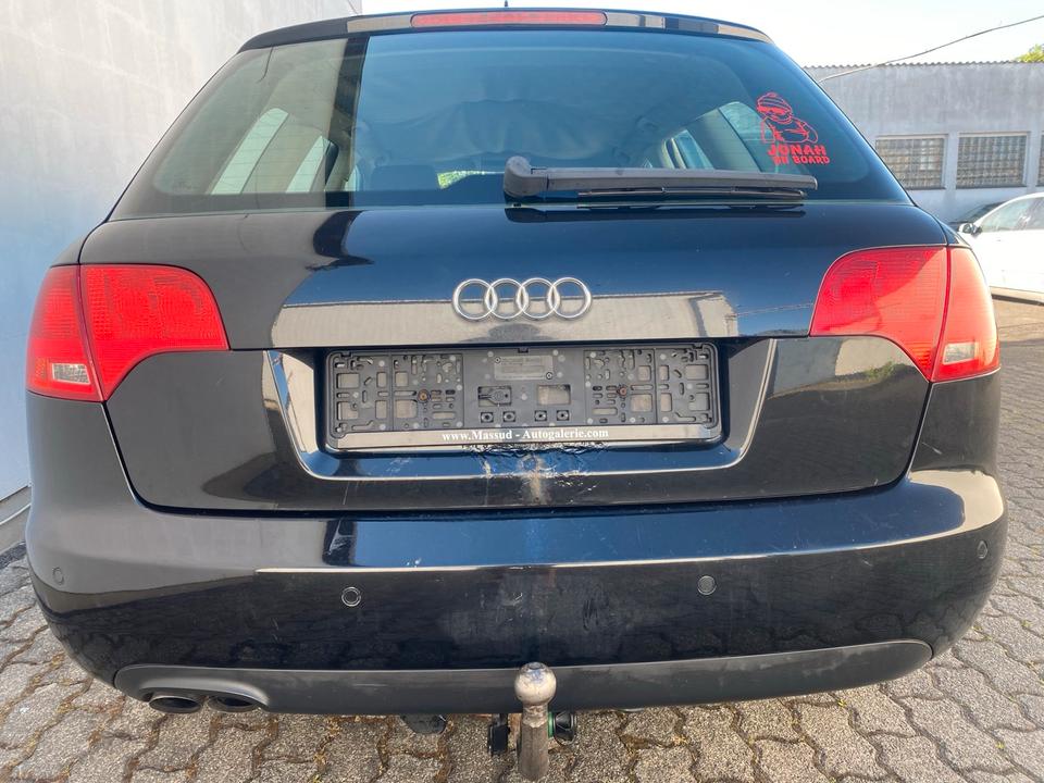 Audi A4 2005 — engine