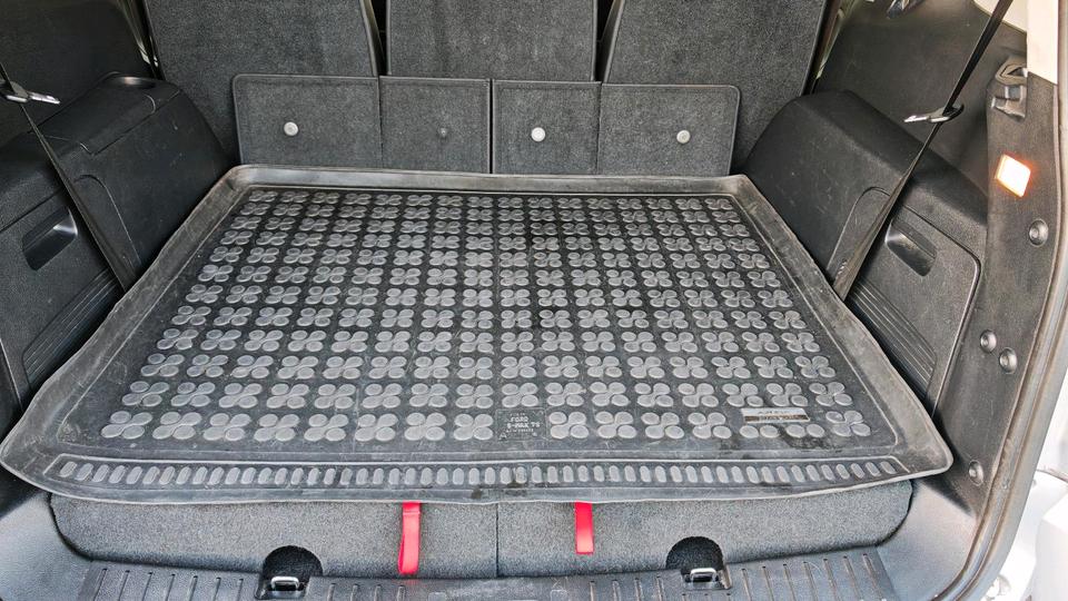 Ford S-Max 2013 — photo 10