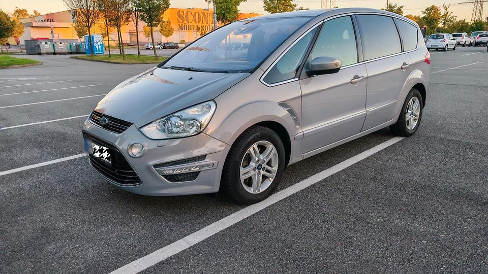Ford S-Max 2013 — rear view