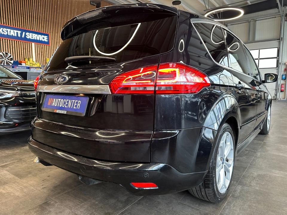 Ford S-Max 2014 — вигляд ззаду