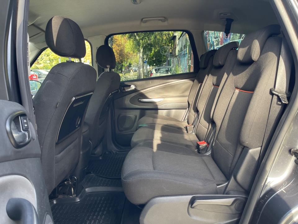 Ford S-Max 2008 — photo 17