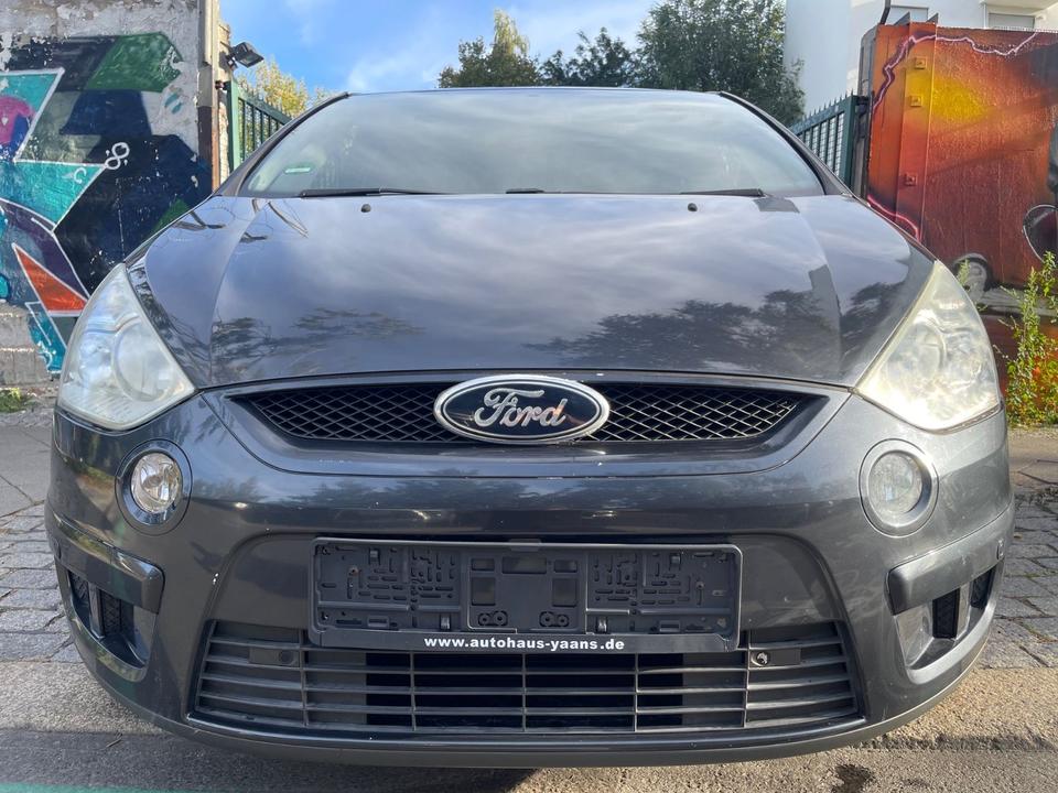 Ford S-Max 2008 — rear view