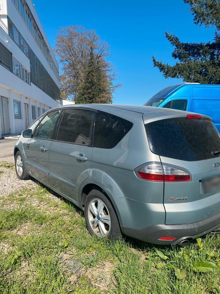 Ford S-Max 2008 — rear view