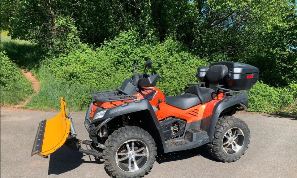  Quad CFMoto CF800 X8 800 mit Schneeschild, Heckkoffer, LOF 2013 — вигляд ззаду