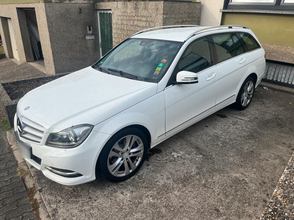 Mercedes Benz C 220 2012 — салон
