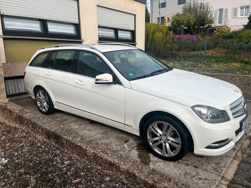Mercedes Benz C 220 2012 — двигун