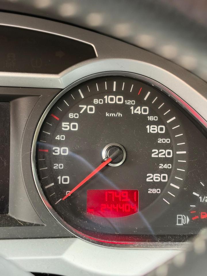 Audi A6 2009 — photo 8