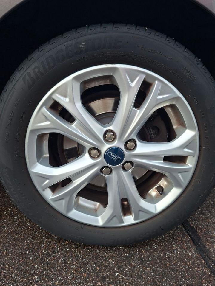 Ford S-Max 2011 — photo 14