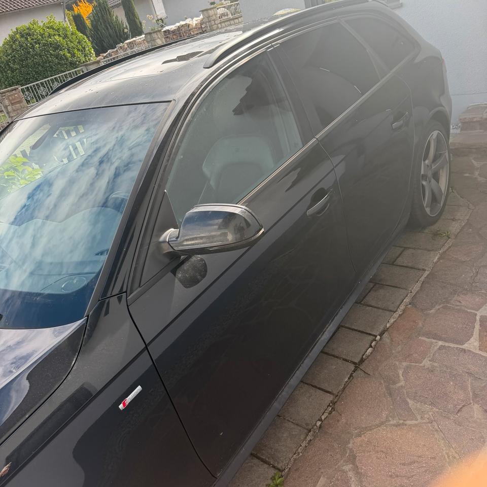 Audi A4 2011 — вигляд ззаду