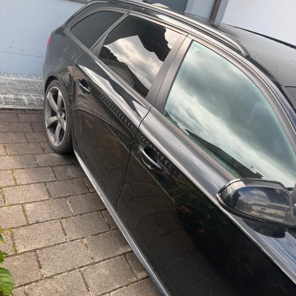 Audi A4 2011 — салон