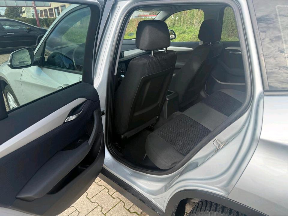 BMW X1 2012 — interior