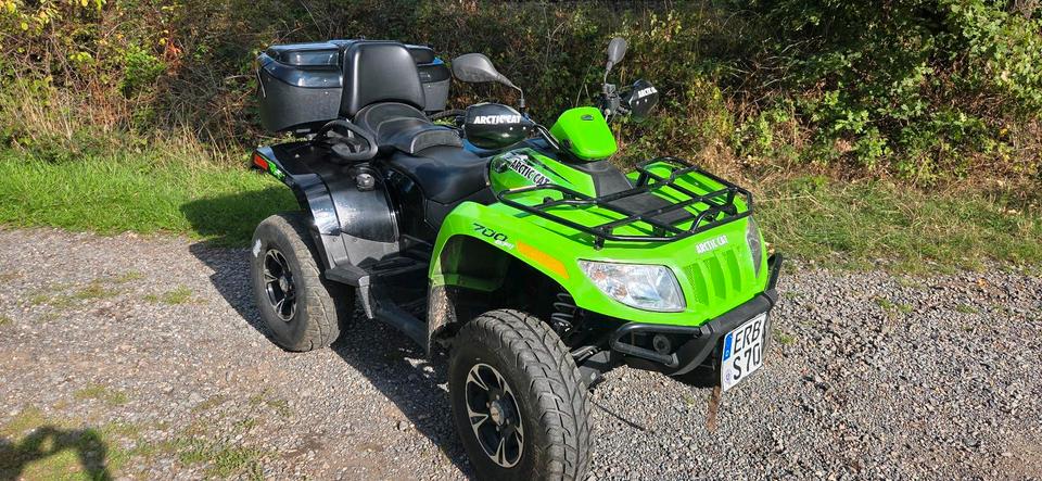 Weitere Motorräder Quad ATV TRV 700i XT 2014 — вигляд ззаду