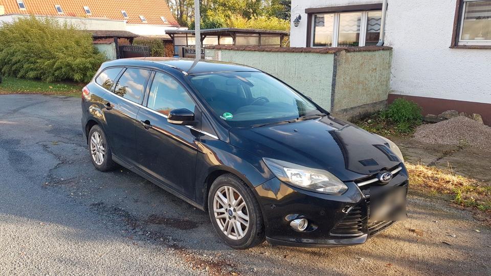 Ford Focus 2012 — rear view