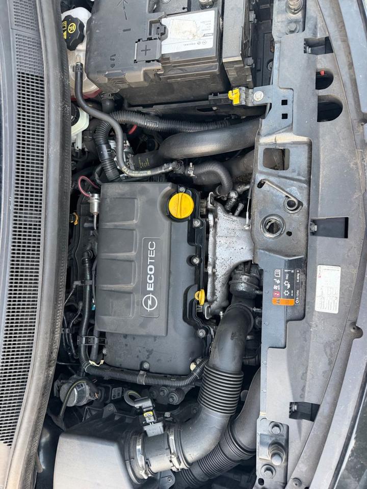 Opel Meriva 2013 — photo 11