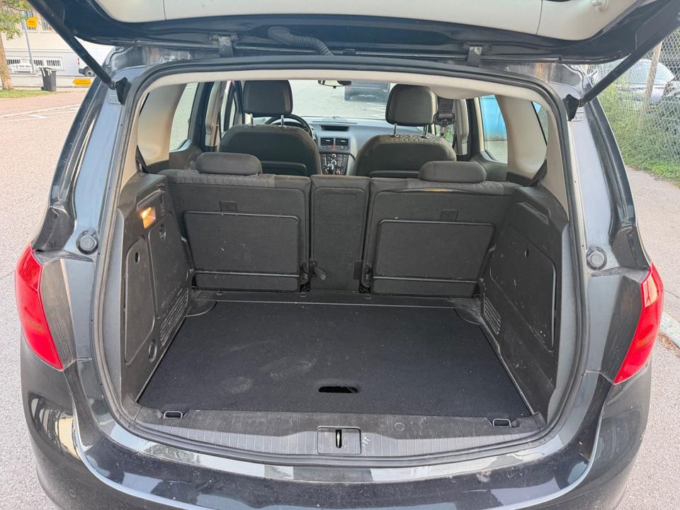 Opel Meriva 2013 — photo 12