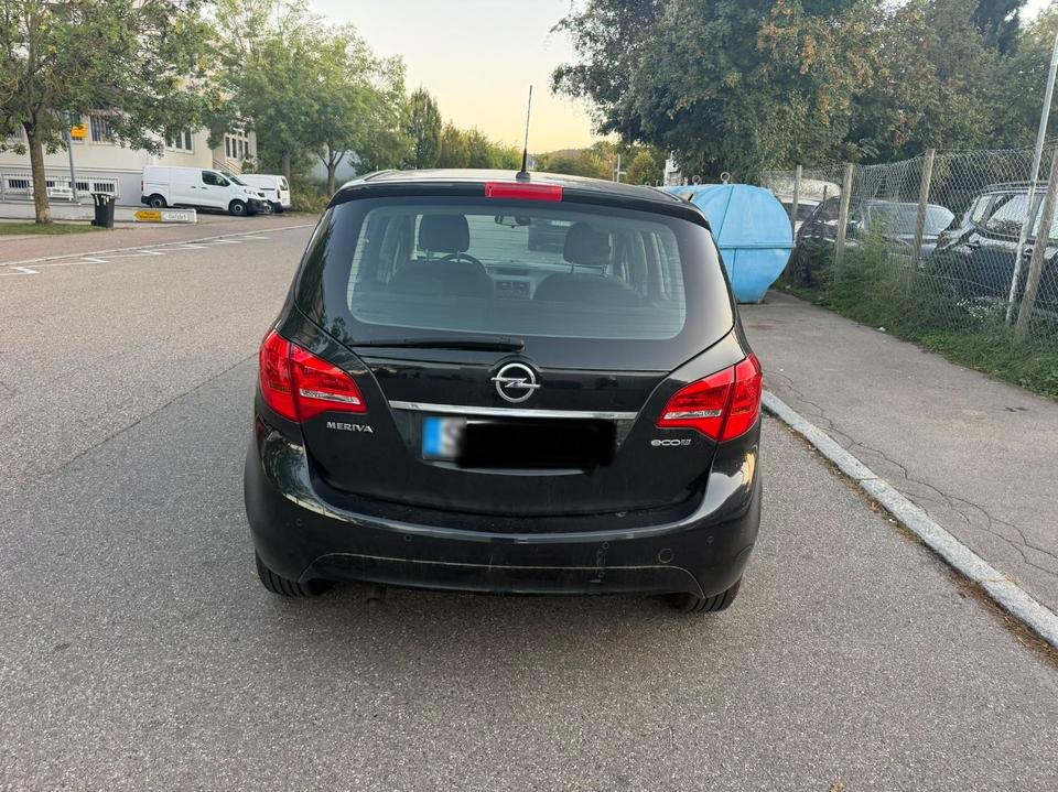Opel Meriva 2013 — rear view