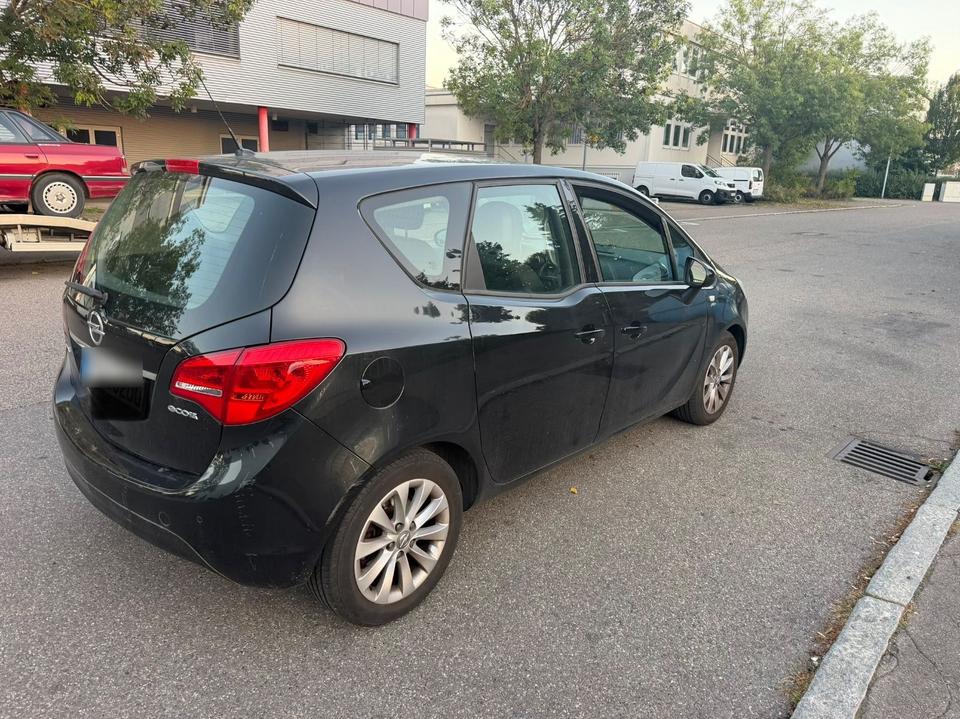 Opel Meriva 2013 — interior