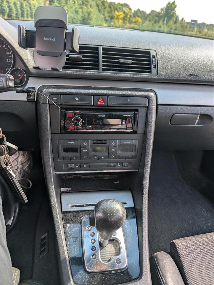 Audi A4 2005 — photo 13