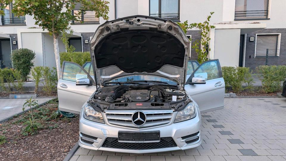 Mercedes Benz C 200 2012 — photo 17