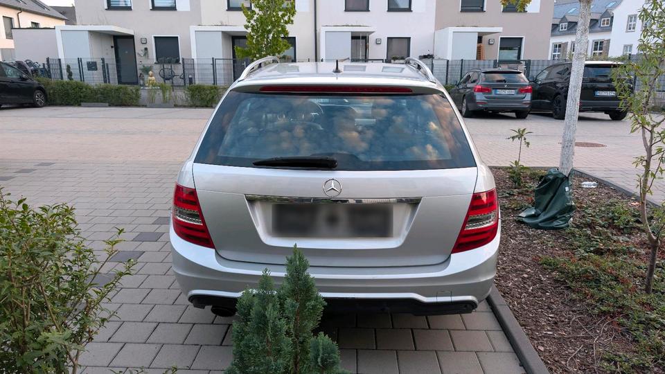 Mercedes Benz C 200 2012 — rear view