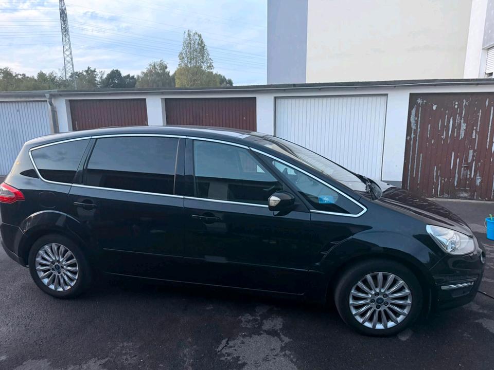 Ford S-Max 2011 — photo 11