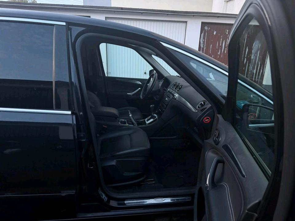 Ford S-Max 2011 — photo 12