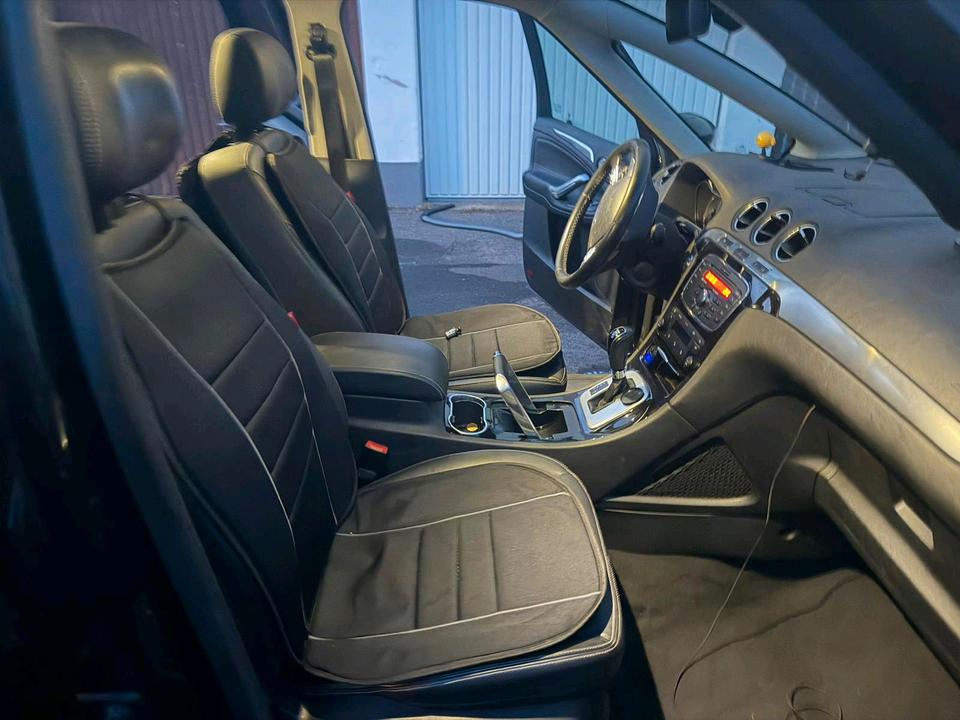 Ford S-Max 2011 — photo 19