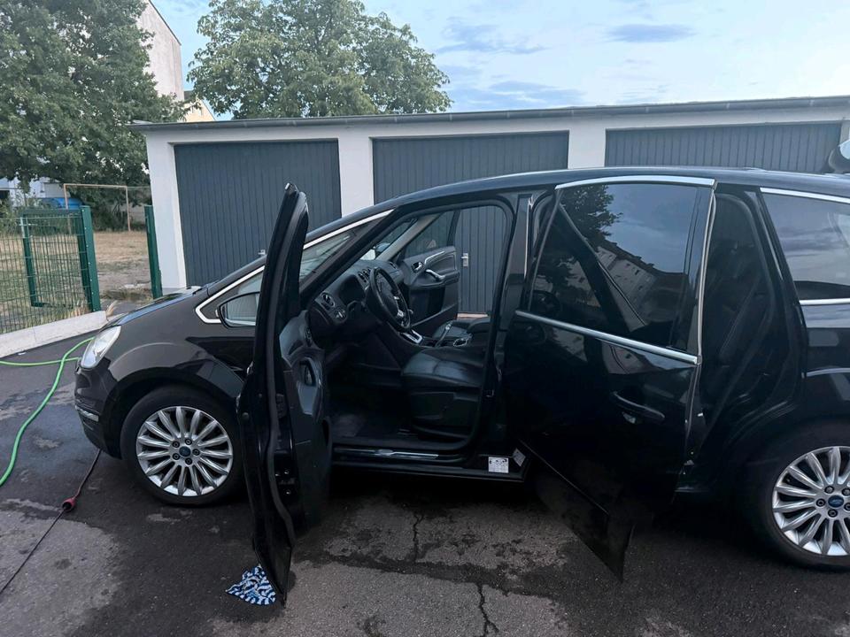 Ford S-Max 2011 — engine