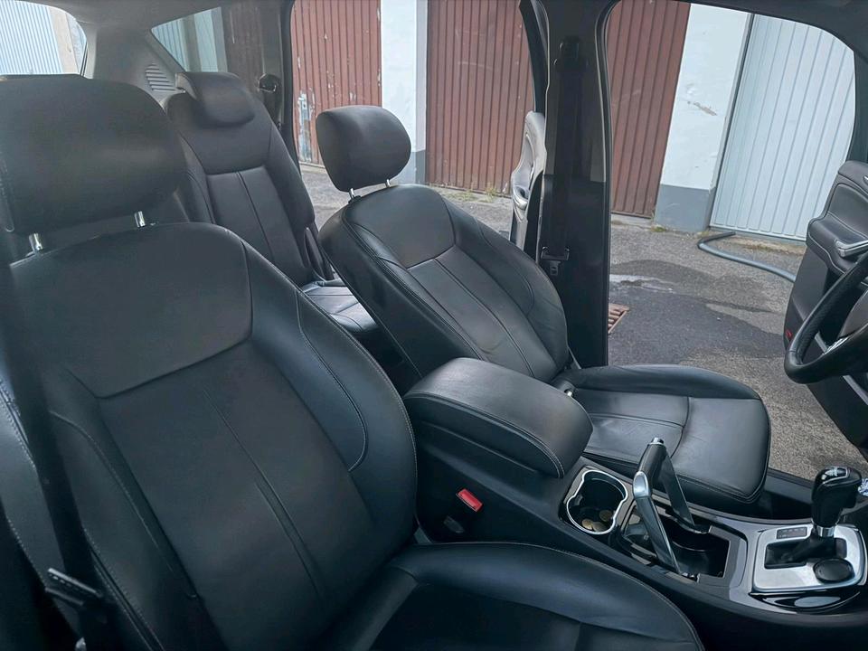 Ford S-Max 2011 — photo 5