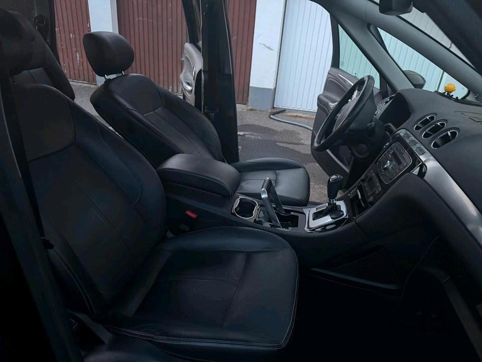 Ford S-Max 2011 — photo 7