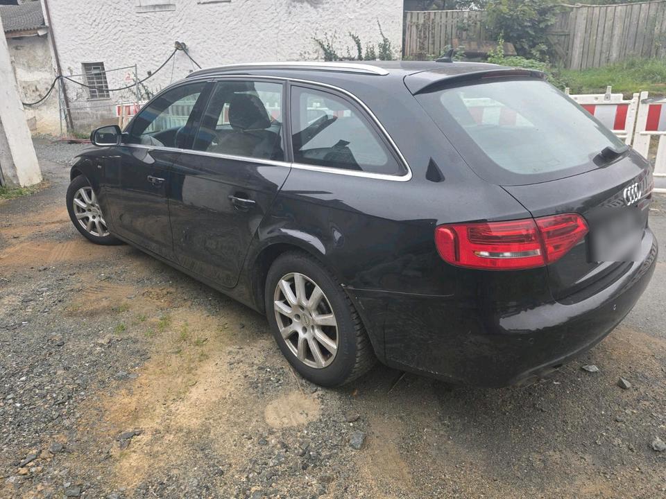 Audi A4 2010 — engine