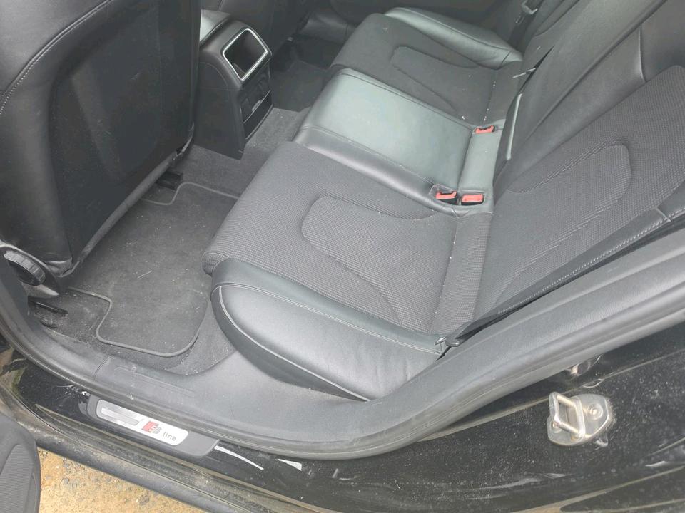 Audi A4 2010 — photo 6