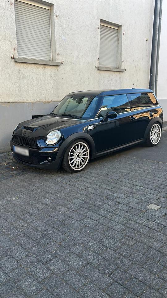 Mini Cooper S Clubman 2007 — вигляд ззаду