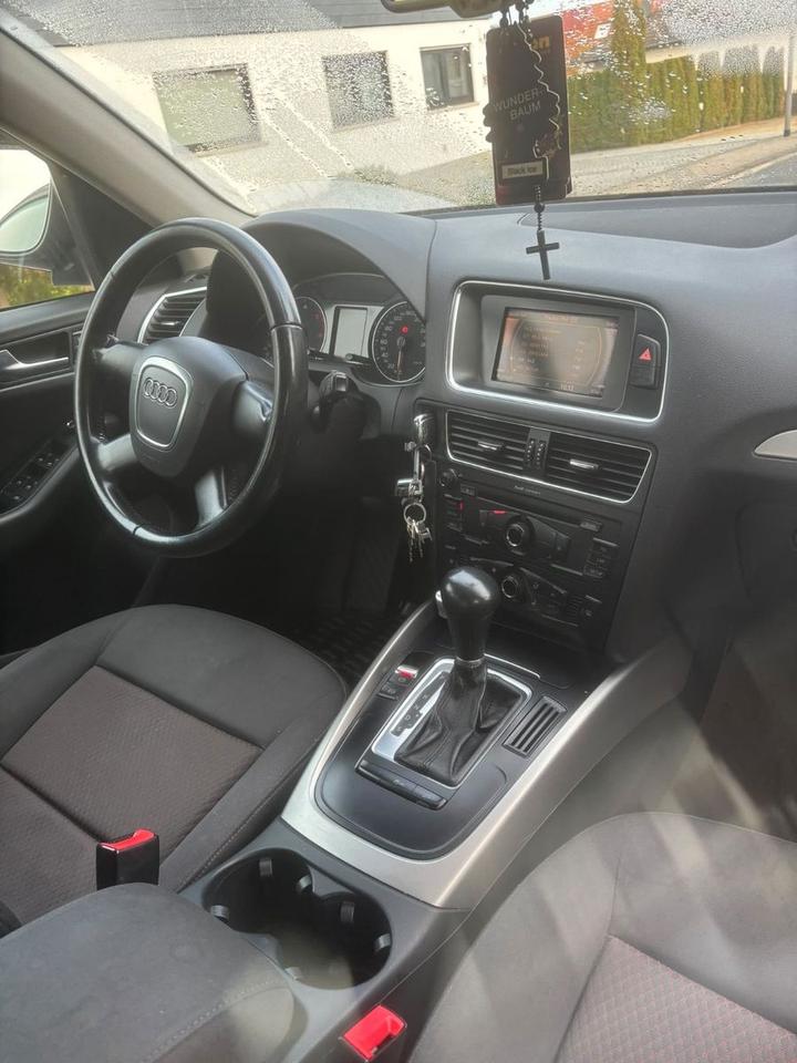 Audi Q5 2010 — photo 10