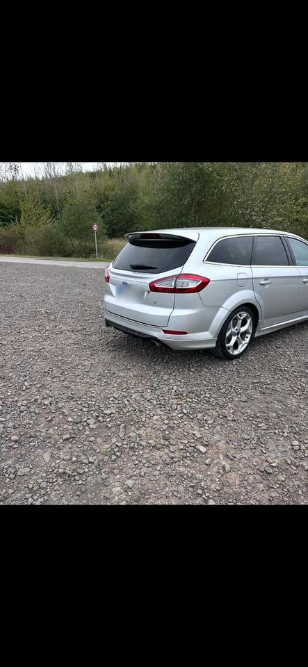 Ford Mondeo 2010 — салон