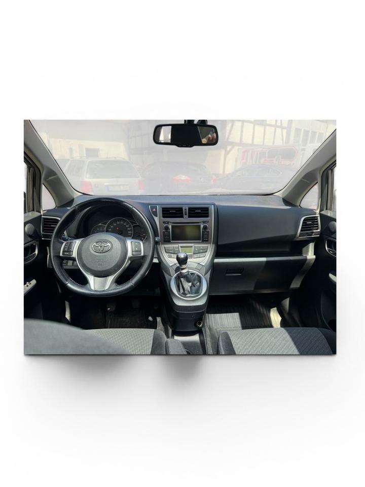 Toyota Verso 2013 — photo 10