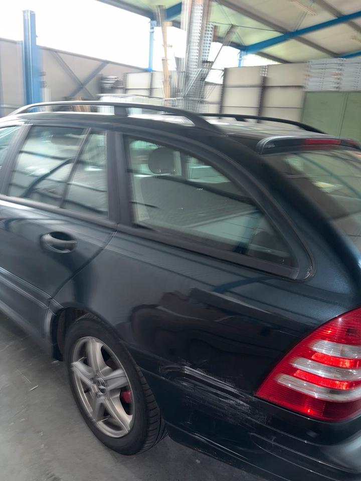 Mercedes Benz C 180 2005 — rear view